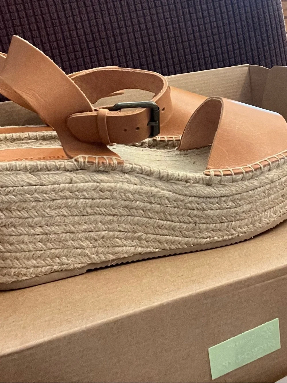 Soludos Nude Women’s Minorca High Platform Leather Sandal Box Label